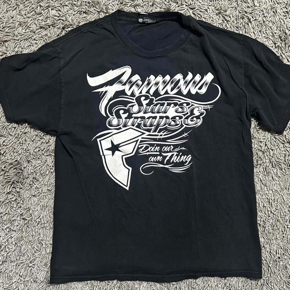 Y2K Famous Graphic Tee Size L